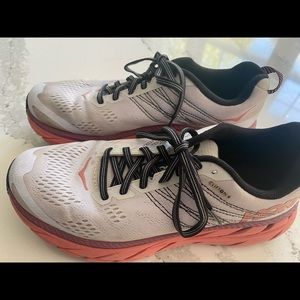 HOKA One Clifton 6